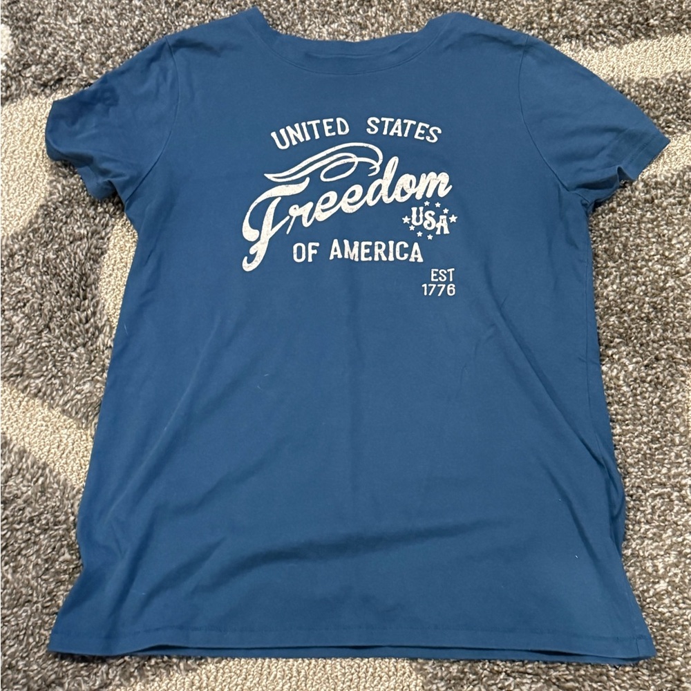 Sonoma Blue Freedom Graphic T-Shirt. Size Medium.